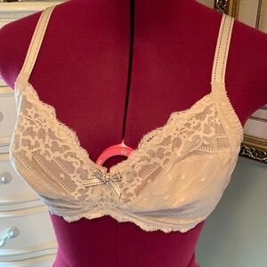 Chantelle Origins Lace Wireless Bra 34C - Delicate Bow, Full Support